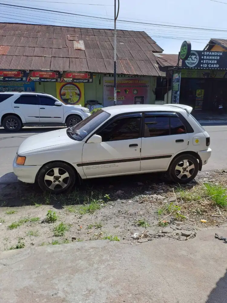 DIJUAL TOYOTA STARLET KAPSUL 1.3 SE TAHUN 1992
