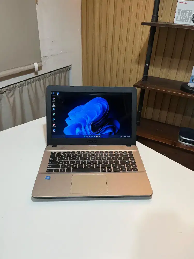 laptop layar sentuh