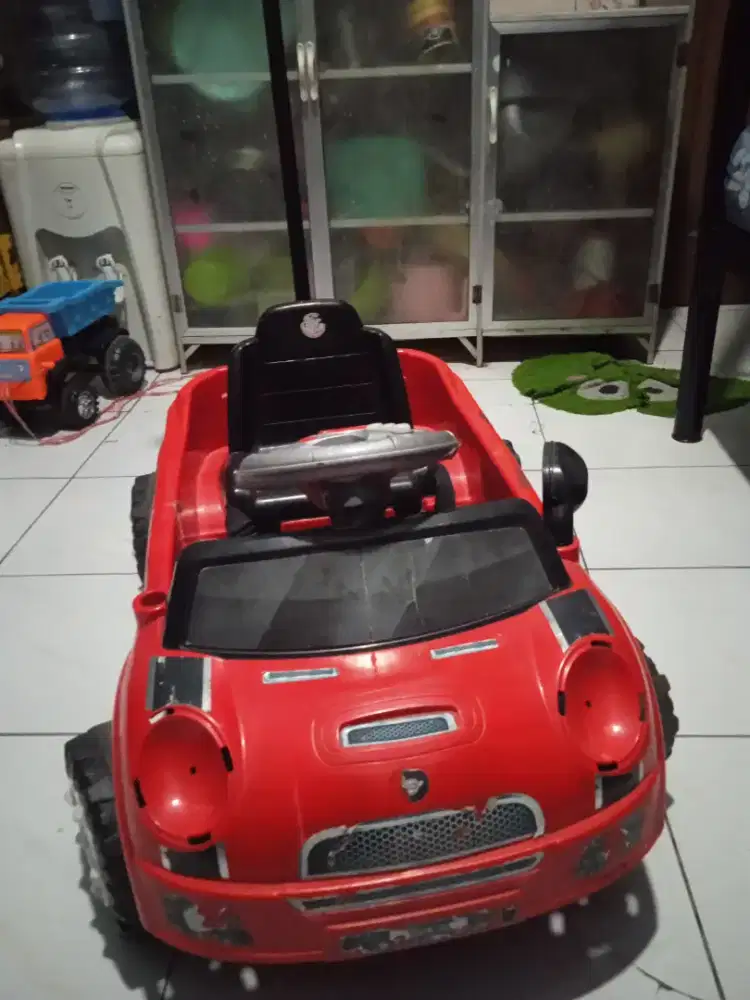 Mobil mainan dorong