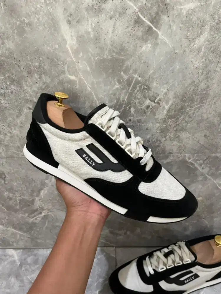Sepatu pria bally snakers original size 42