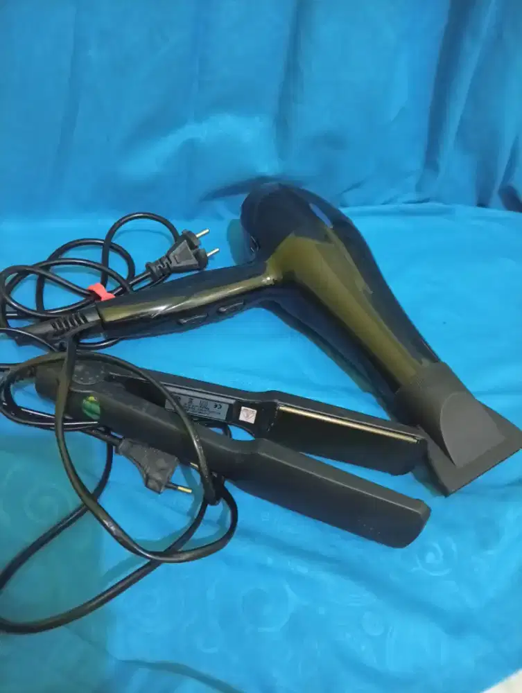 Dijual hairdryer dan alat catok masih mulus dan normal