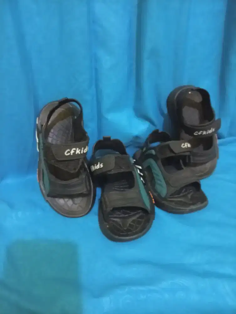 Dijual sendal sepatu anak masih bagus banget