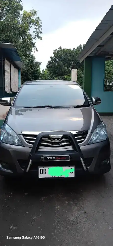 Kijang INNOVA tahunn2010