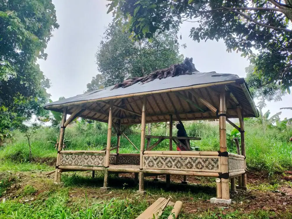 Saung bambu gazebo,