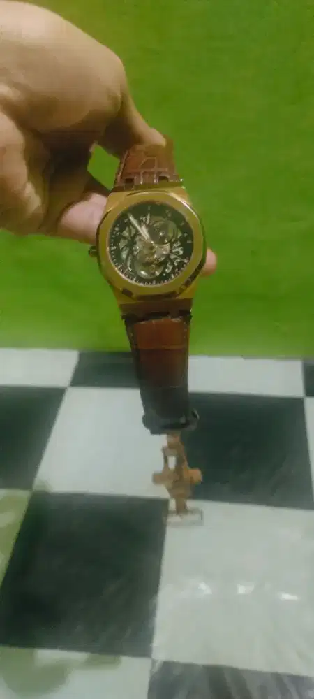 Jual butuh jam tangan parlent dijamin sangat bagus.