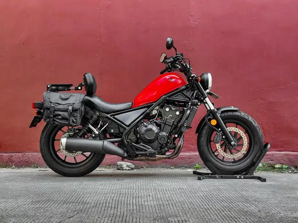 Honda Rebel 500 tahun 2017 RARE COLOR Low Odo Mulus TT FP Red Like New