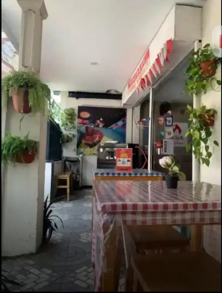 DIBUTUHKAN KARYAWAN WARUNG MAKAN