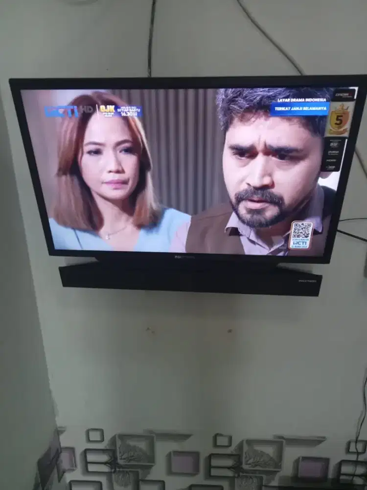 TV Polytron 32 inch Digital