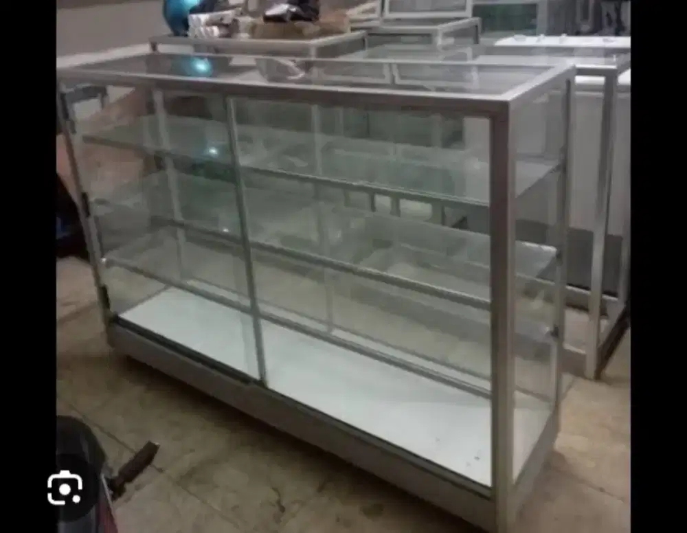 Etalase 1M/1.5M/2M bekas dan layak pakai