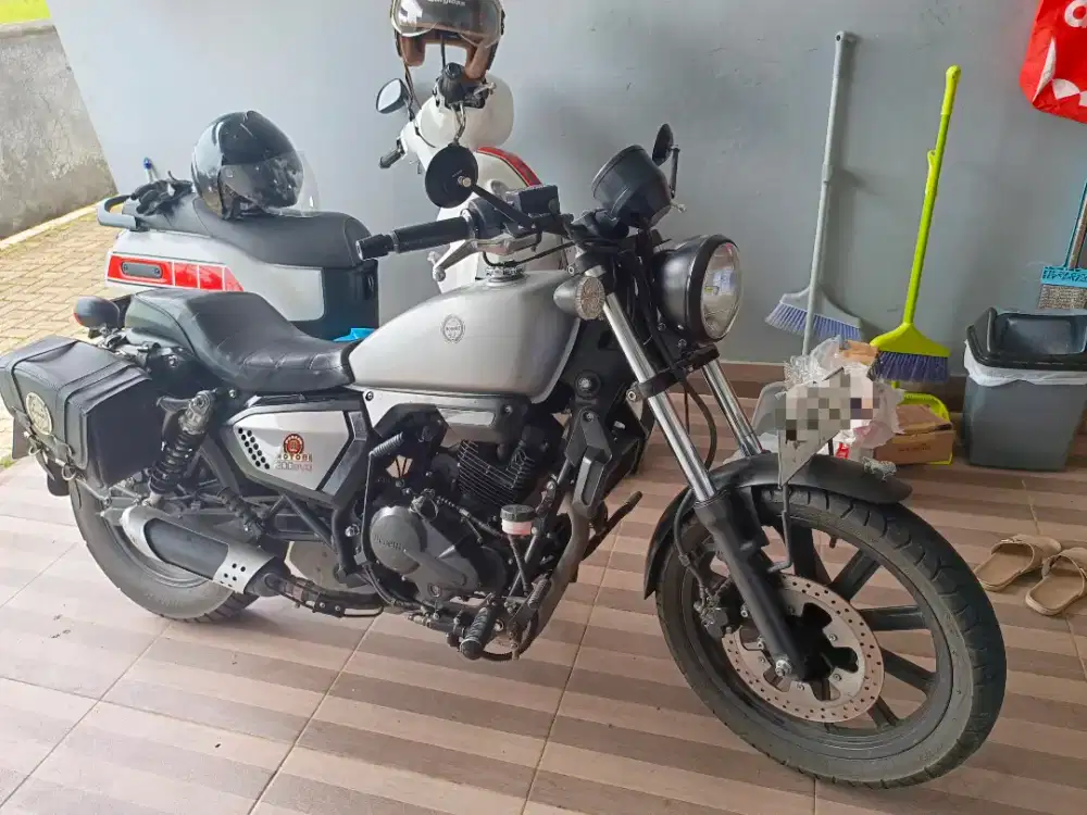 Benelli Evo 200