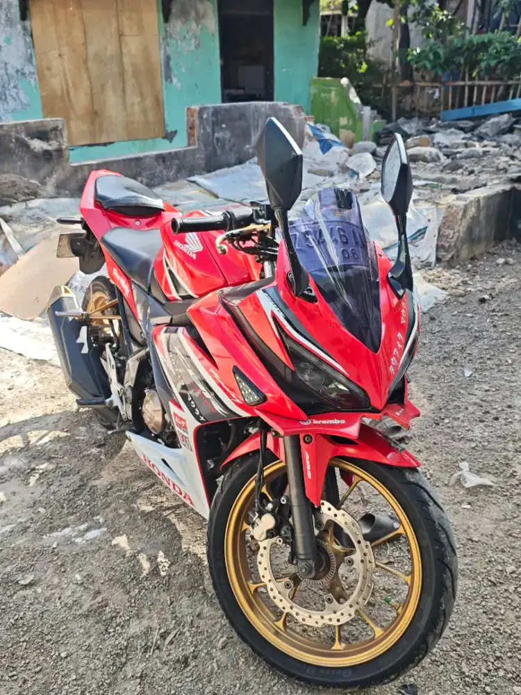 CBR 150 R Nego santai