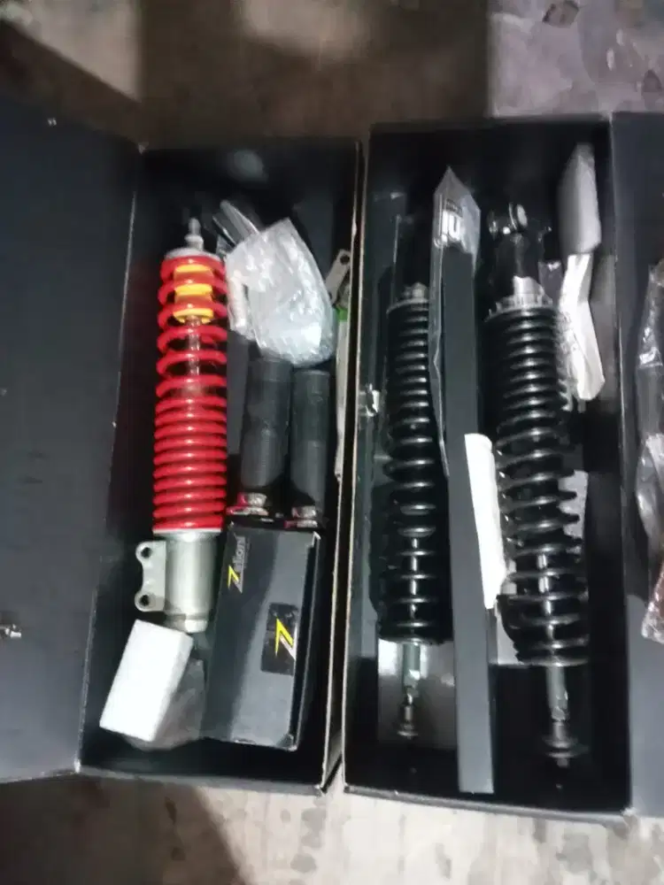 shock depan/belakang vespa gts 300