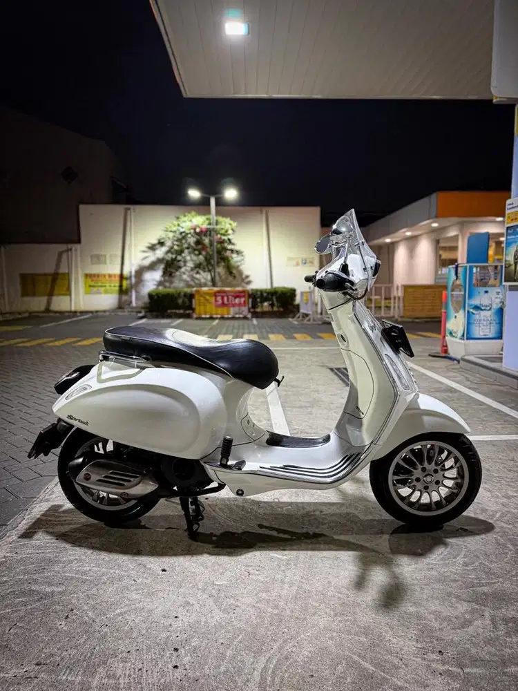 VESPA SPRINT 150 3V PUTIH FAVORITE MURAH