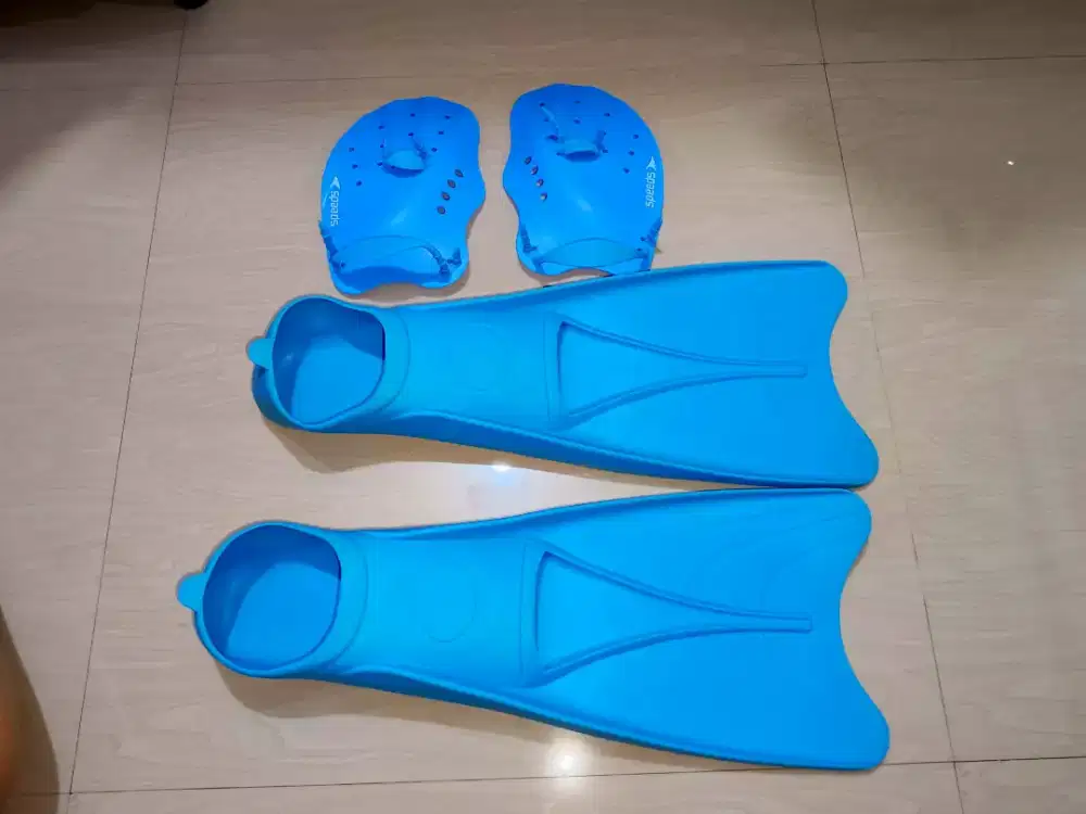 Fin sirip kaki dan tangan renang