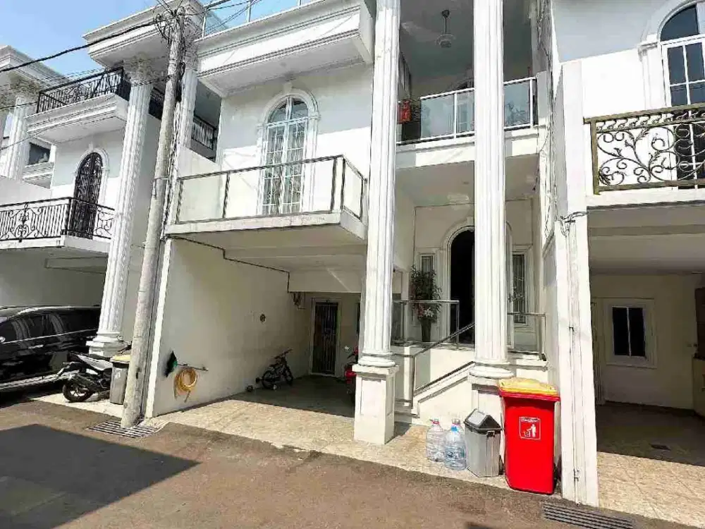 rumah 3 lantai kampung tengah Jakarta Timur