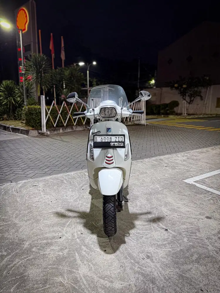 VESPA SPRINT 150 3V PUTIH FAVORITE MURAH
