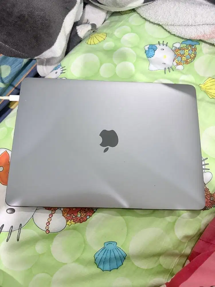 Macbook Pro 13 thn 2017