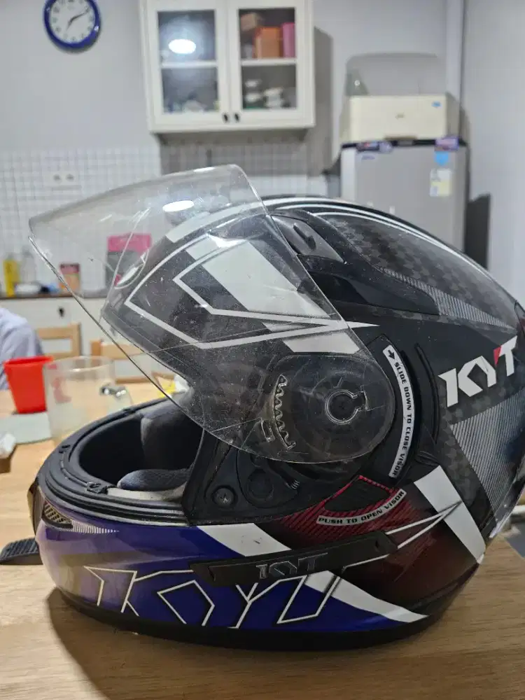 Helm KYT Full Face l