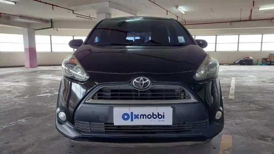TDP 8, JT Toyota Sienta 1.5 V Bensin-AT Hitam 2018