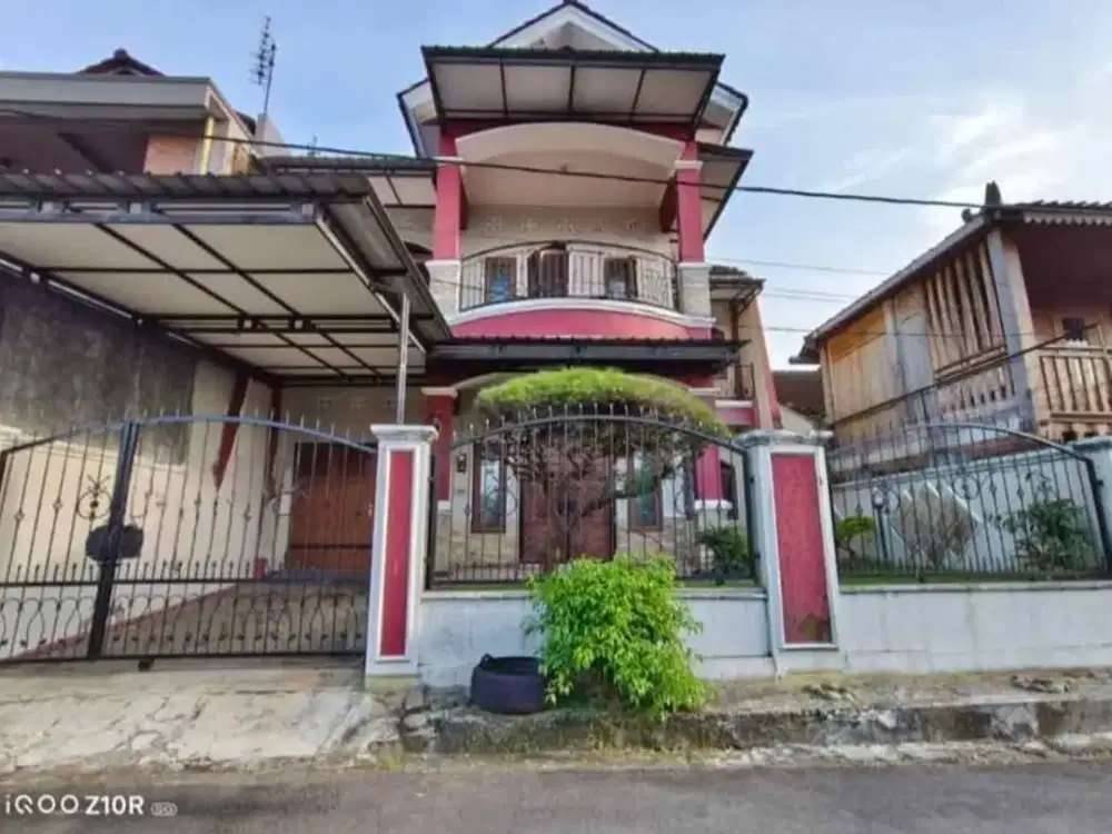Dijual Rumah Bagus 2 Lantai Pusat Kota 7 Menit Dari Alun²