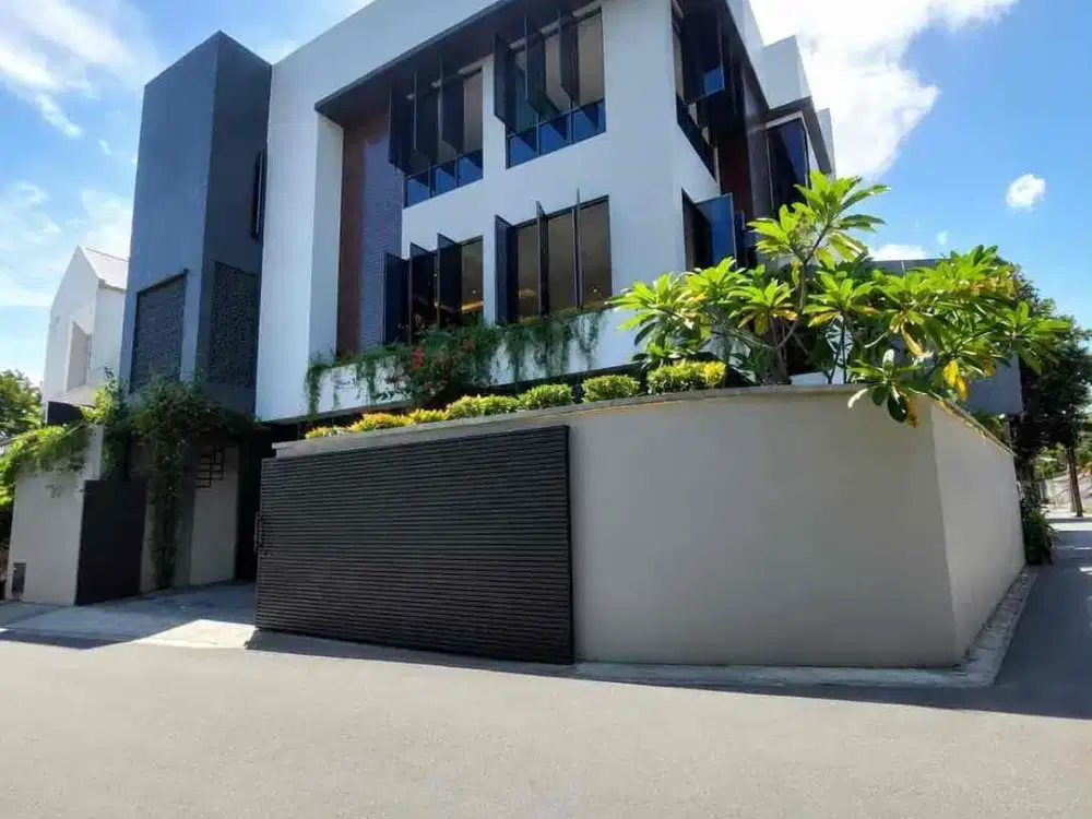 rumah baru hoek di kemang