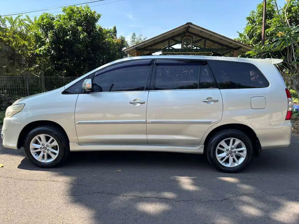 Toyota Kijang Innova 2014 Bensin