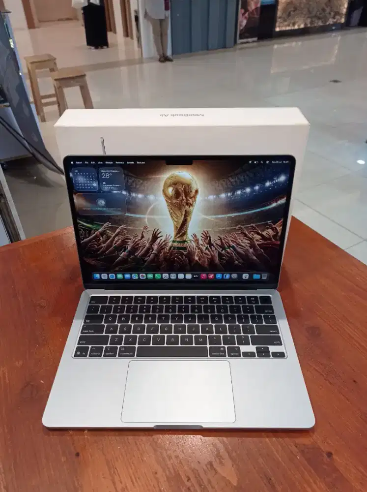 Macbook Air 13 inch ,M4 2025 , skyblue