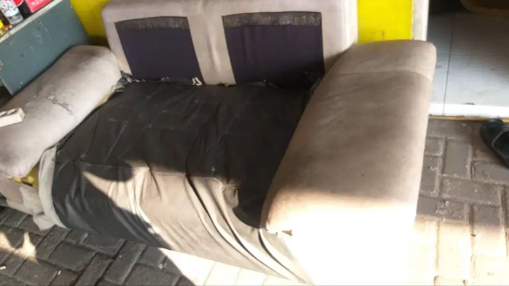 Jual sofa bekas minus cover sobek pemakaian