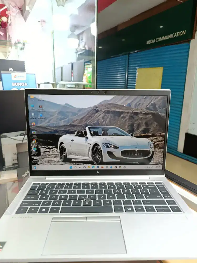 Laptop HP EliteBook 845 G8 Ryzen 7 Pro 5850U RAM 16 GB SSD 256 GB