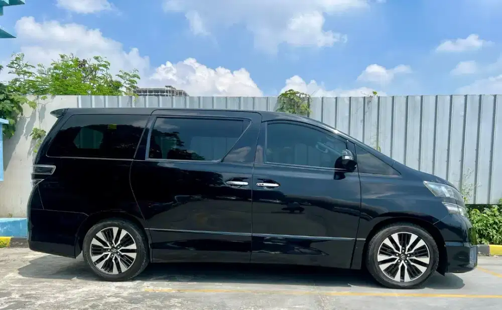 Toyota Vellfire Z