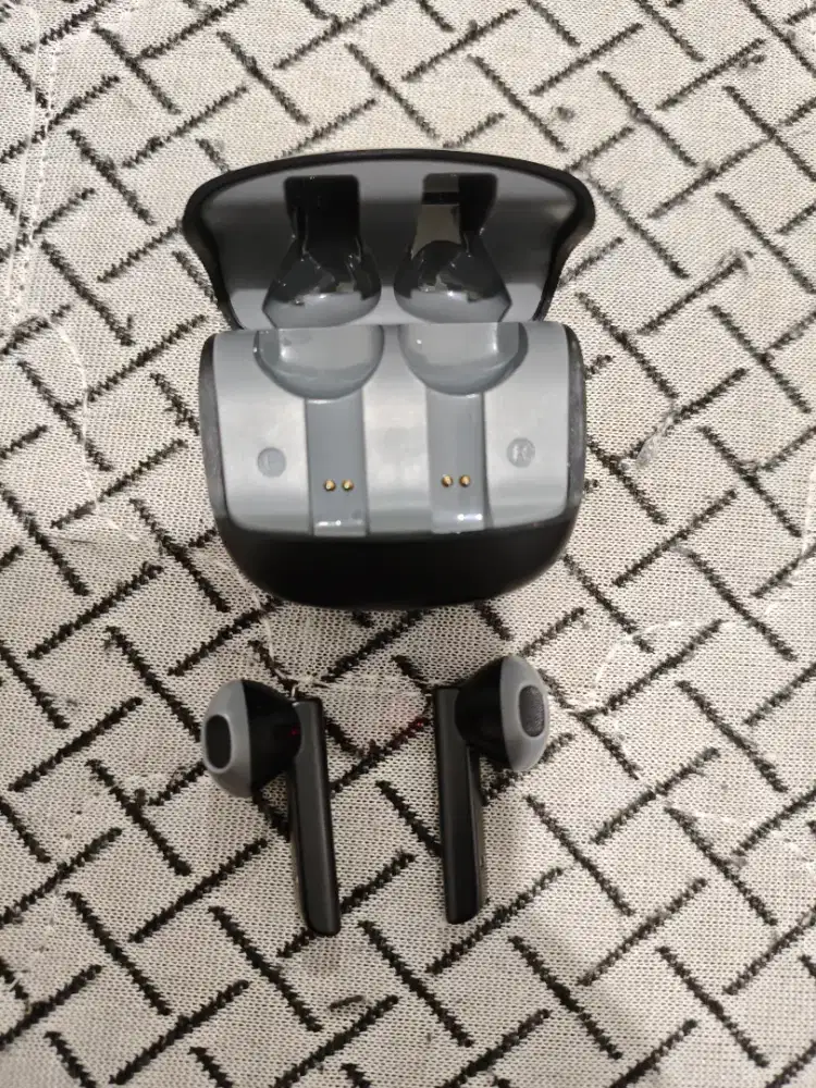 TWS JETE T13 HITAM