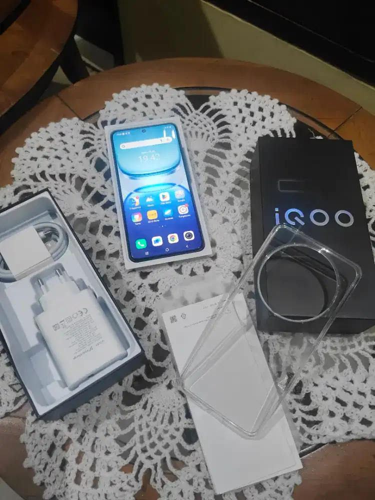 Iqoo Z10 8/256 fullset. Umur muda