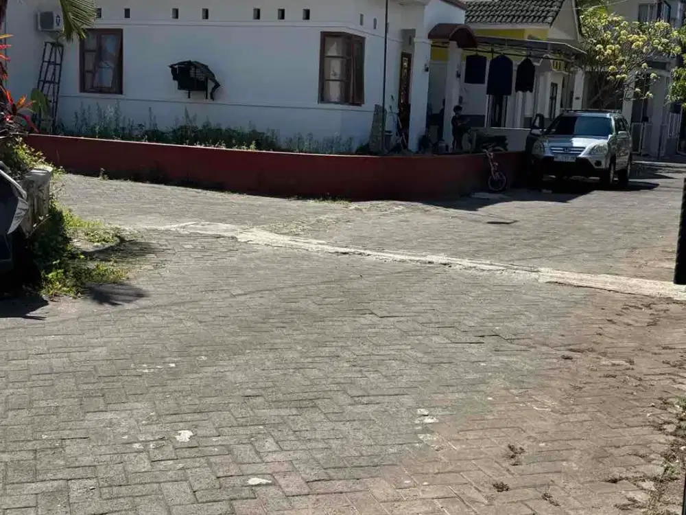 Rumah dalam Perumahan Di tepi Jl Palagan utara Hyatt