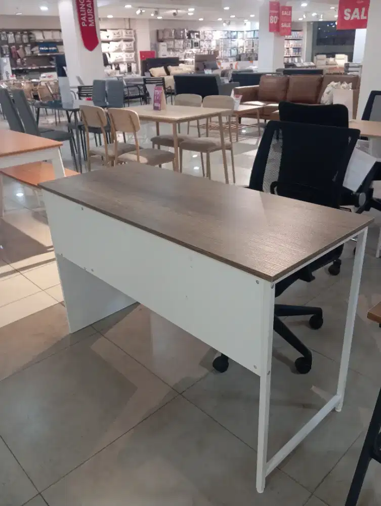 Meja kantor/meja belajar Juno