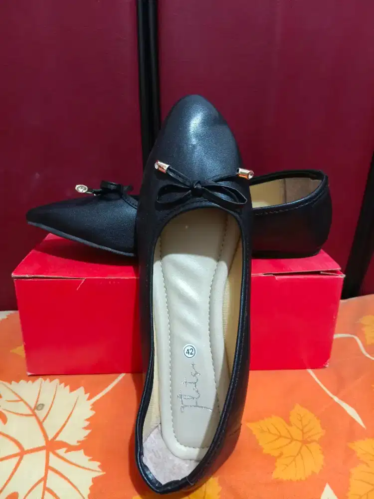 New Sepatu Flats ukuran 42