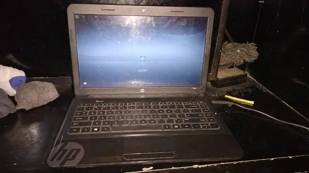 laptop HP 1000 Notebook PC.