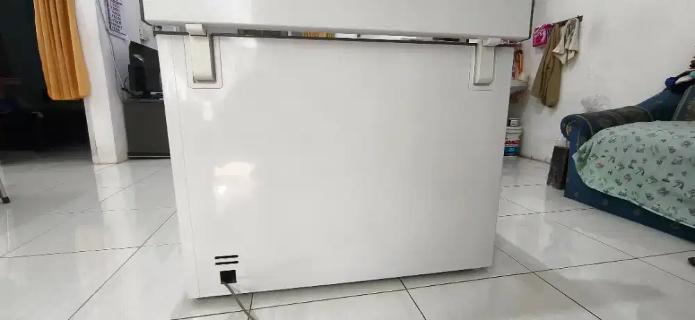 FREEZER CHANGHONG 280 LITER, MULUS, PEMAKAIAN 6 BULAN, DINGIN