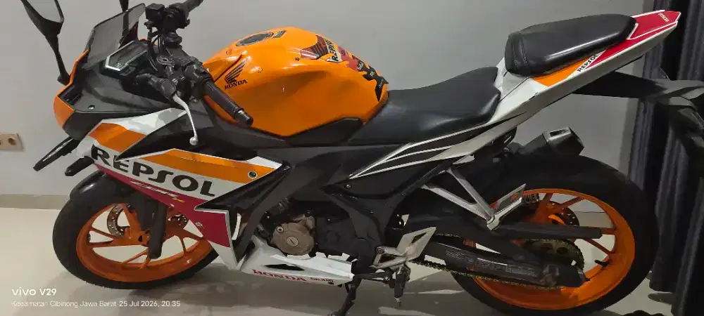 Dijual Motor CBR 150R Repsol Edition tahun 2016