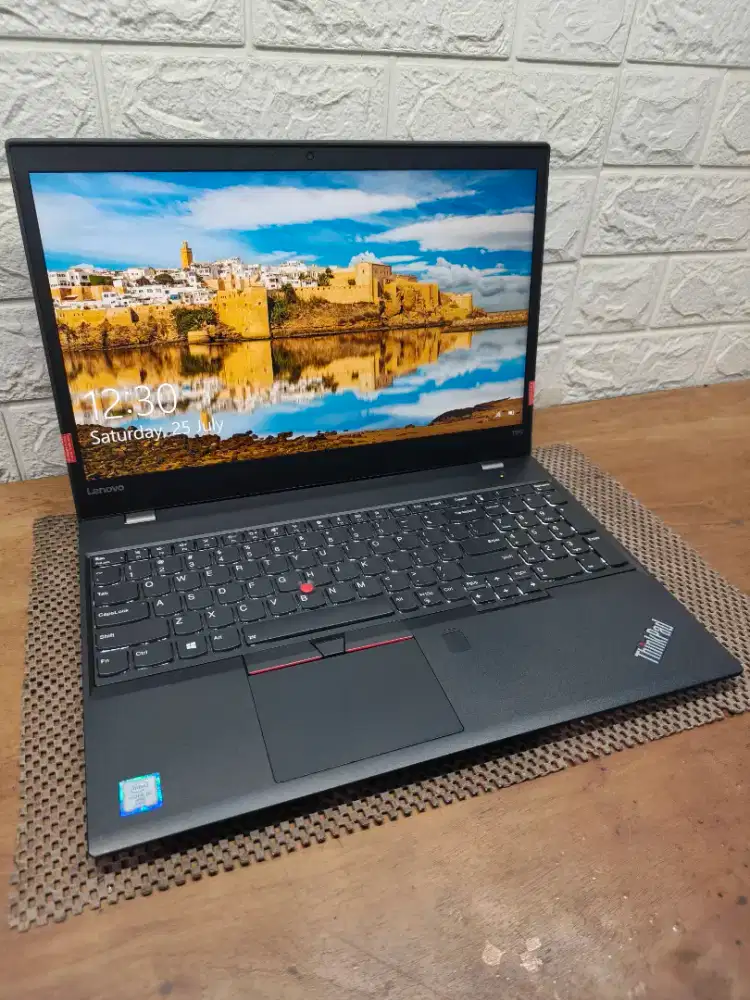 Lenovo Thinkpad T570 intel Core i5 Gen-6 (8/256gb) 15,6 inch FHD MULUS