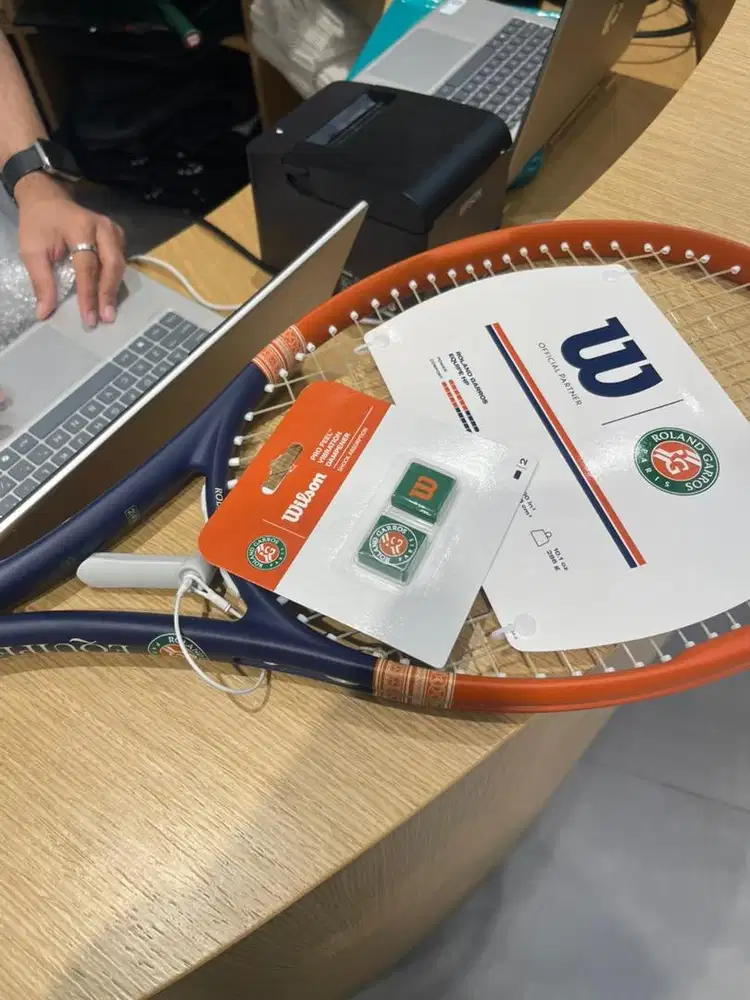 Raket tennis wilson roland garros