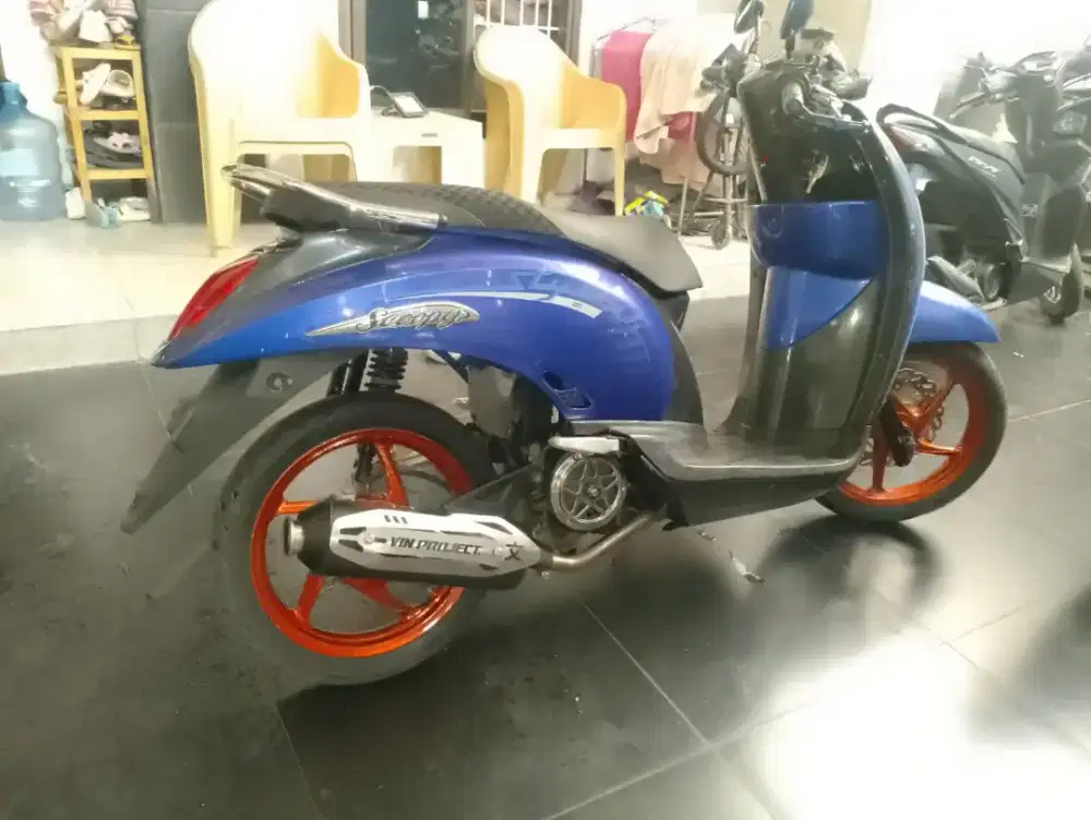 Dijual HONDA SCOOPY TAHUN 2011 MODIF