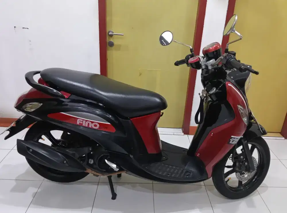 YAMAHA FINO 125 WARAN MERAH-HITAM