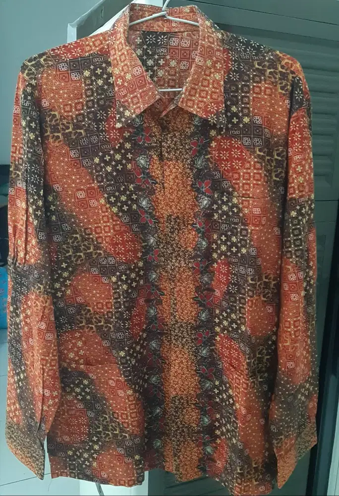 BATIK PRIA LENGAN PANJANG - MOTIF MERAH HITAM