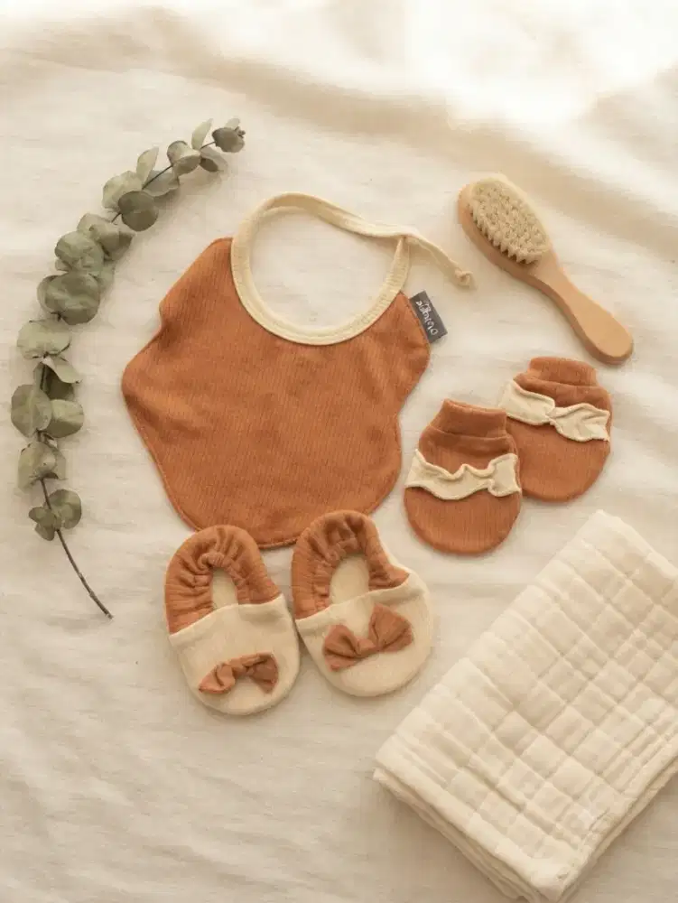 Jual Perlengkapan Bayi Newborn Topi Kupluk & Slaber Katun Murah