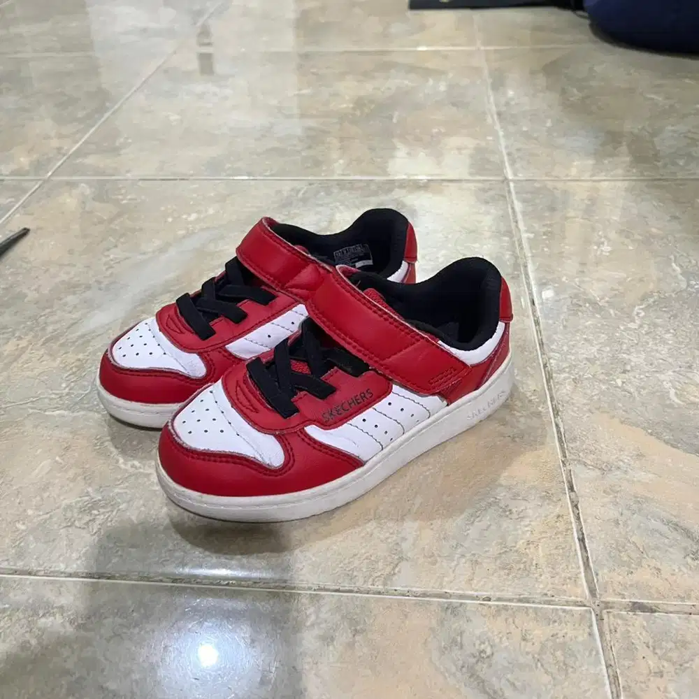 Skechers Quick Street Kids / Sepatu Anak 3-4 tahun