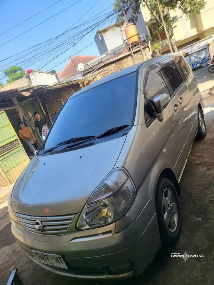 Serena 2005 jual cepat