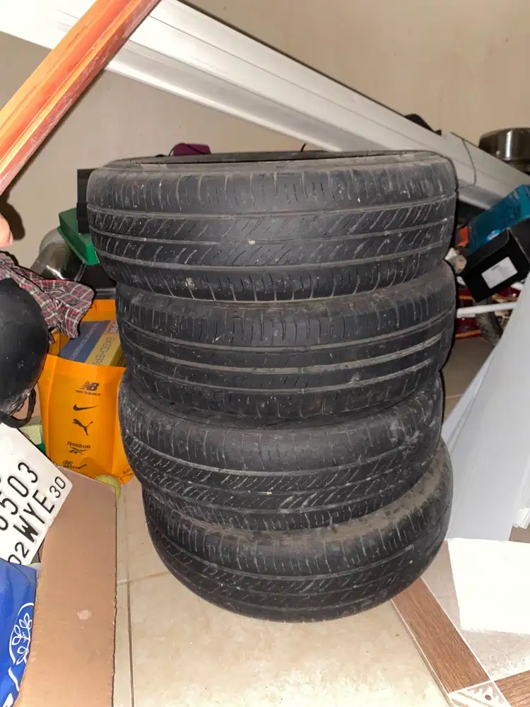 Ban Dunlop 175/65 Bekas pakai Brio 4pcs