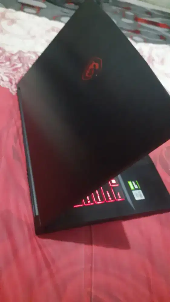 Msi GF63 Thin 10SC,  Core i5  10500H, ram 8 ,SSD 512 Vga GTX 1650