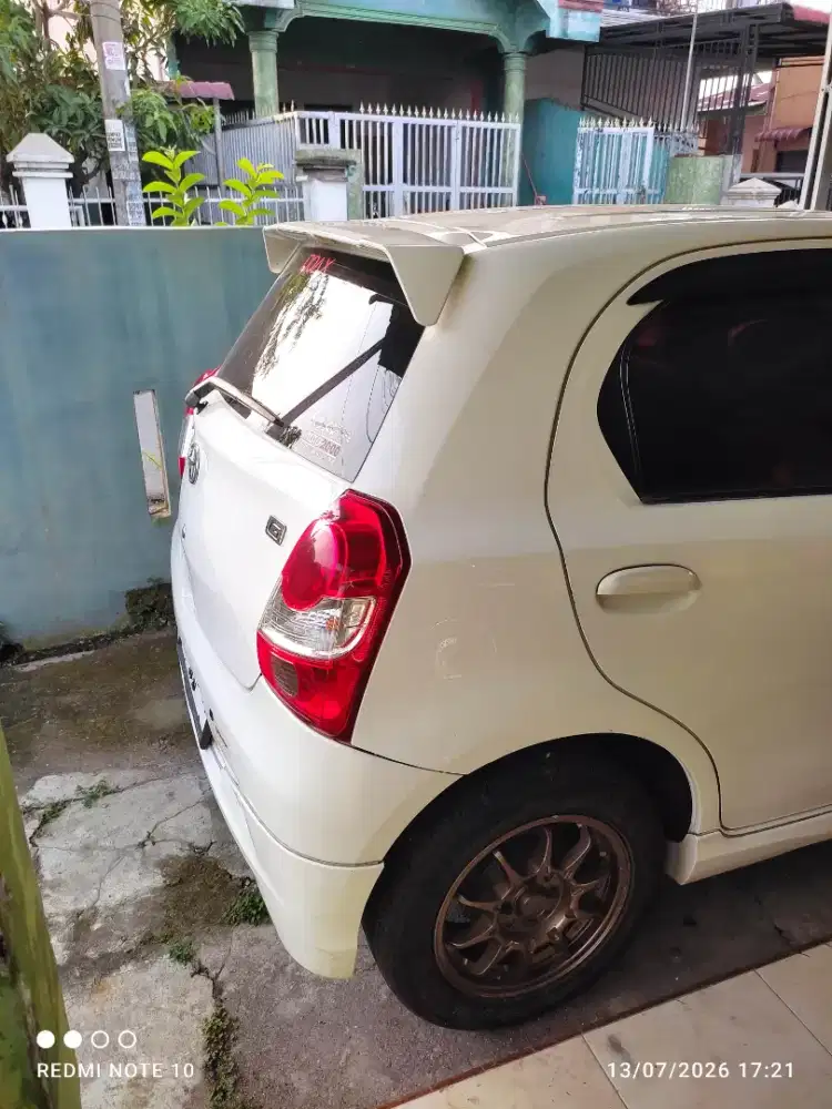 Toyota Etios Valco 2014 Bensin