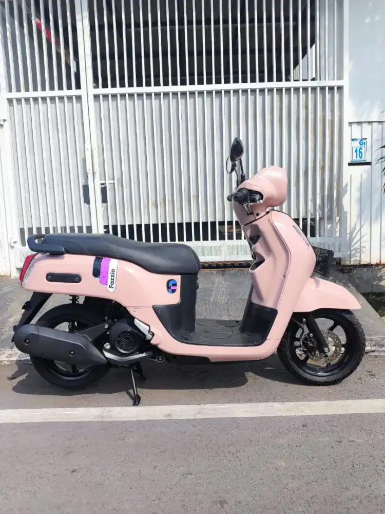 Yamaha Fazzio Hybrid Keyless Tahun 2024 KM 8RB Gress
